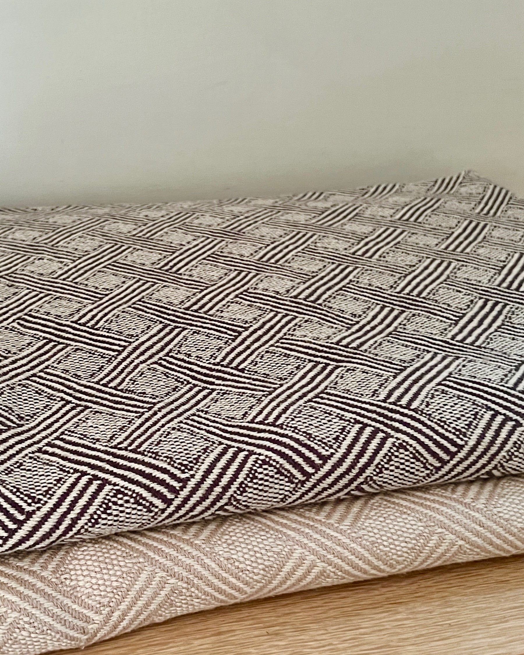 Bungalow Linen Throw – Latte - Image 2